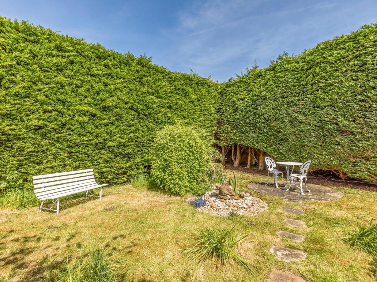 Pass The Keys Charming Apartment Attached To Thatched Cottage 奇切斯特 外观 照片