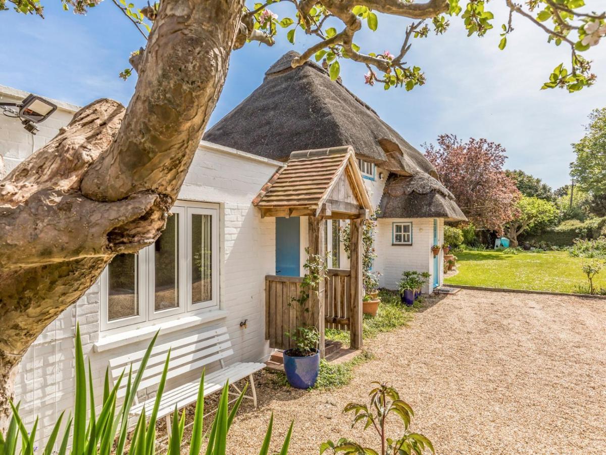 Pass The Keys Charming Apartment Attached To Thatched Cottage 奇切斯特 外观 照片