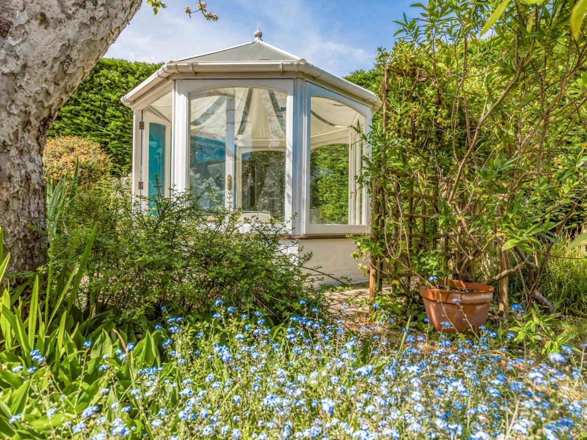 Pass The Keys Charming Apartment Attached To Thatched Cottage 奇切斯特 外观 照片