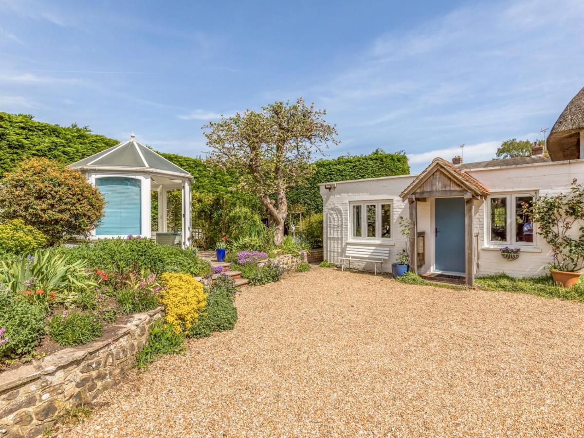 Pass The Keys Charming Apartment Attached To Thatched Cottage 奇切斯特 外观 照片