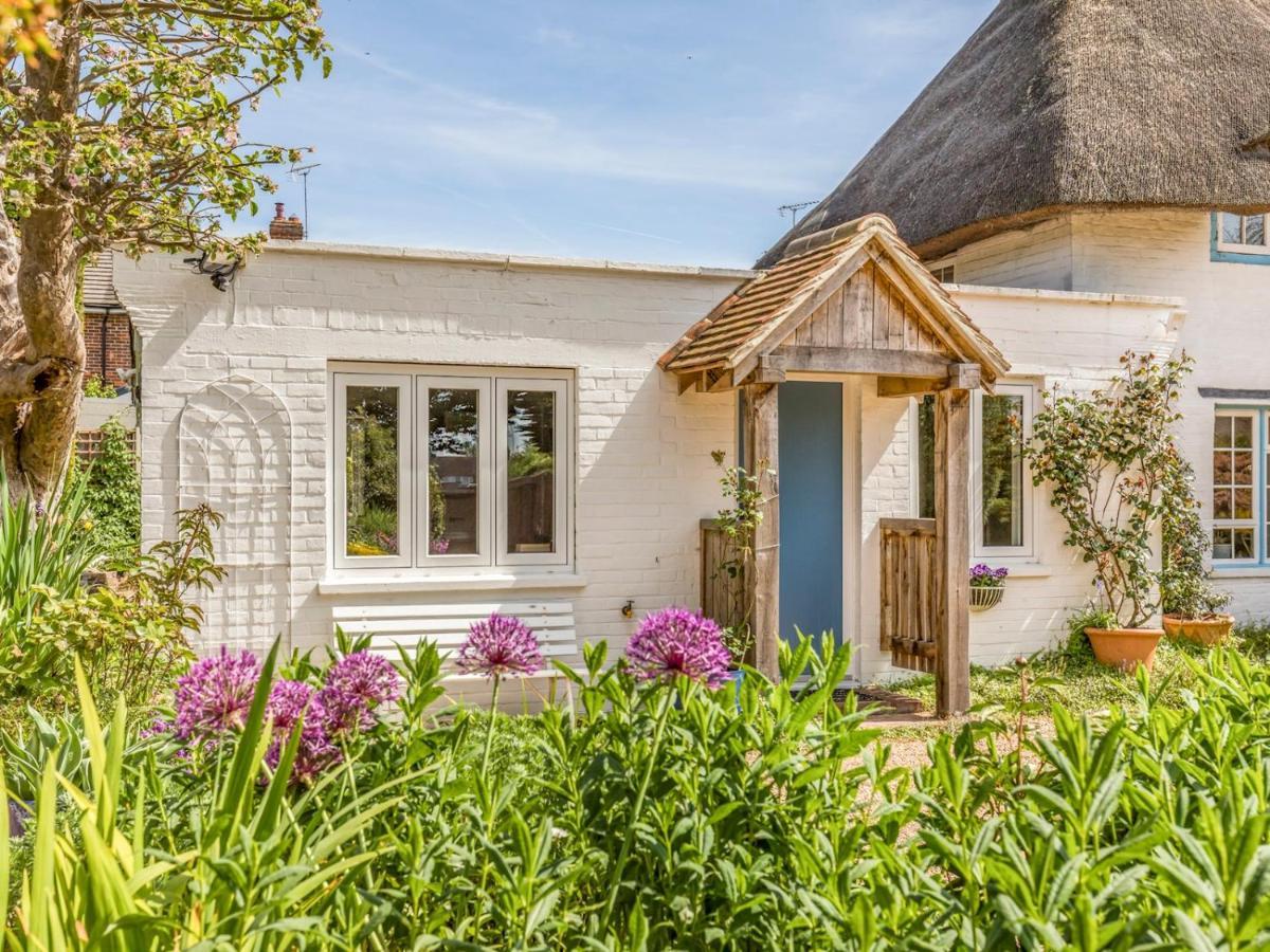 Pass The Keys Charming Apartment Attached To Thatched Cottage 奇切斯特 外观 照片
